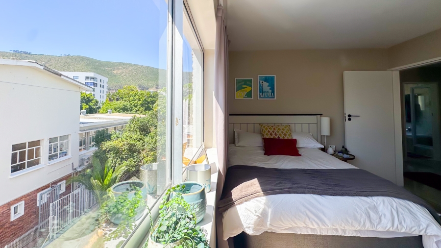 To Let 3 Bedroom Property for Rent in Sea Point Western Cape